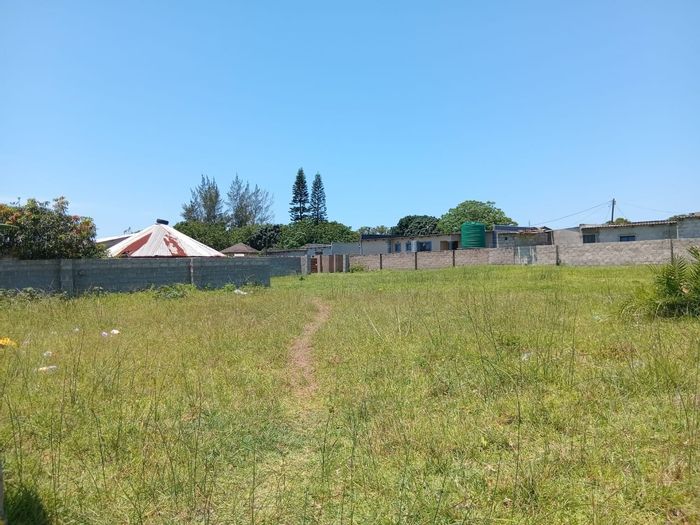 Mzingazi Vacant Land Residential For Sale: Prime location near main road access.