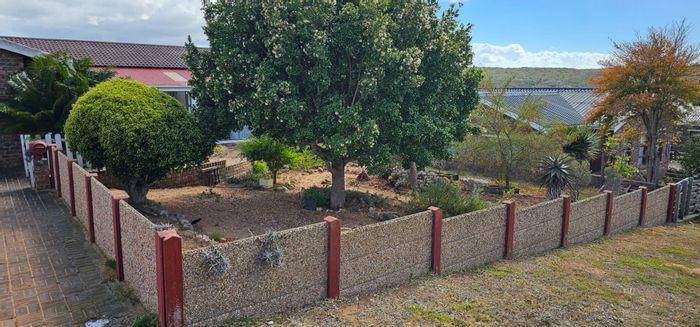 For Sale: House in Stilbaai Wes with dual units, large garden, and Jojo tank.