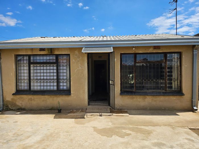 For Sale: House in Jabulani with spacious yard, braai area, and rental potential.