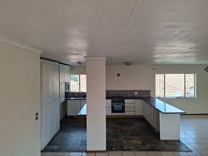 For Sale: Spacious Terenure House with 3 Bedrooms, Double Garage, and Study.