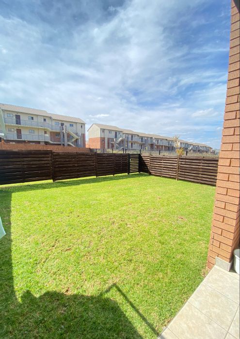Sagewood Apartment For Sale: 2 beds, private garden, pool, secure estate living.