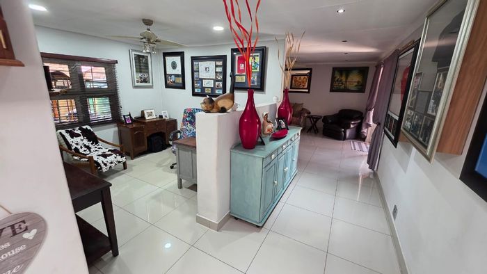 For Sale: House in Doornpoort with pool, braai area, and spacious living.