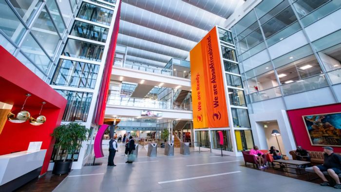 Commercial space to rent in Sandown, prime location near amenities and transport.