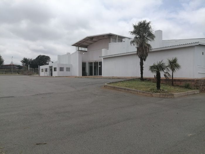 Industrial space to rent in Kempton Park Central, 1000 sqm with flexible options.