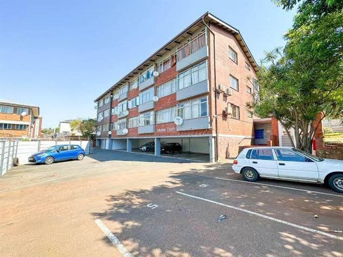 Glenwood Apartment To Rent: Secure parking, prepaid utilities, and garden access.