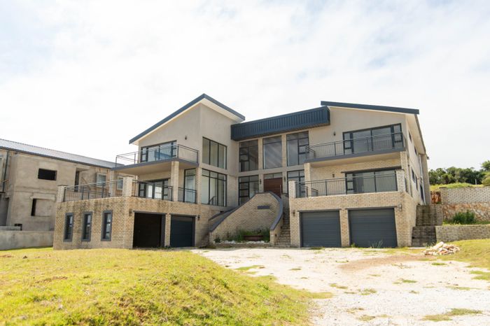 House for Sale in Royalston Residential Estate & Wildlife Reserve: 6 beds, gym, sports fields.