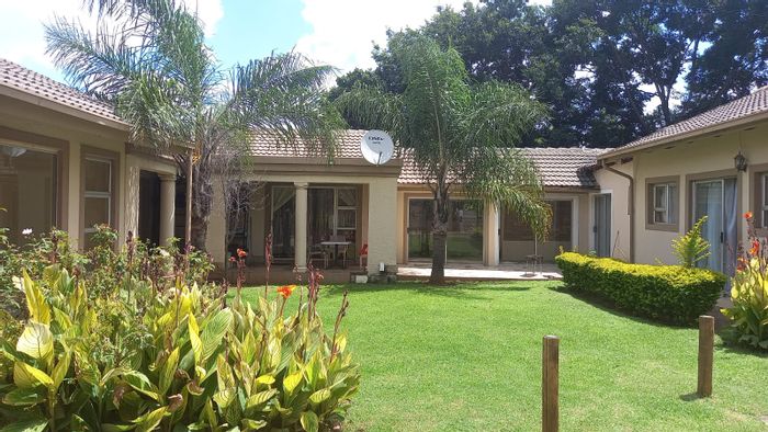 2 Bedroom, 2 Bathroom Apartment To Rent in Clayville - R7000 Monthly.