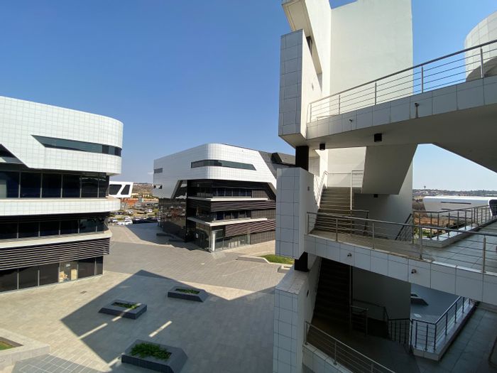 Commercial office suite to rent in Doringkloof, features backup power and security.