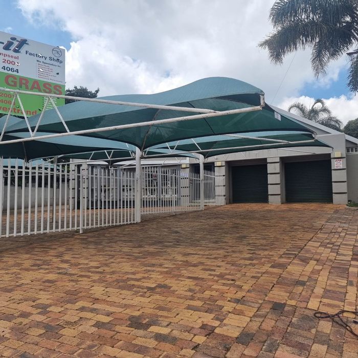 Commercial space in Witpoortjie to rent, ideal for offices or retail.