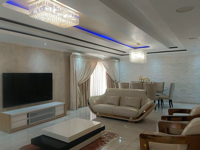 For Sale: Spacious 6-Bedroom House in Bendor with Office and Secure Estate Access.