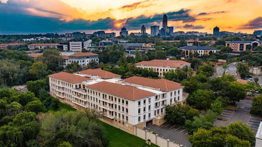 Commercial property to rent in Sandown: standalone building with