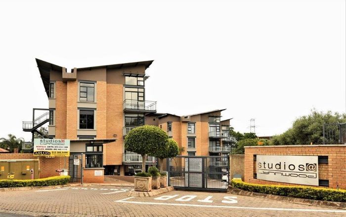 Lynnwood Apartment To Rent: Ground-floor studio with private patio and 24-hour security.