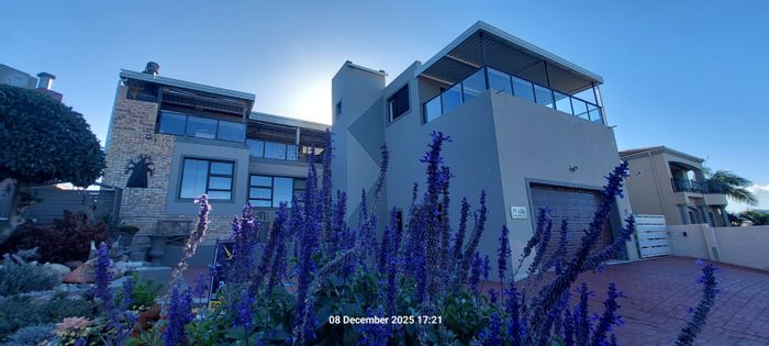 Wavecrest House For Sale: 6 bedrooms, ocean views, solar backup, dual living.