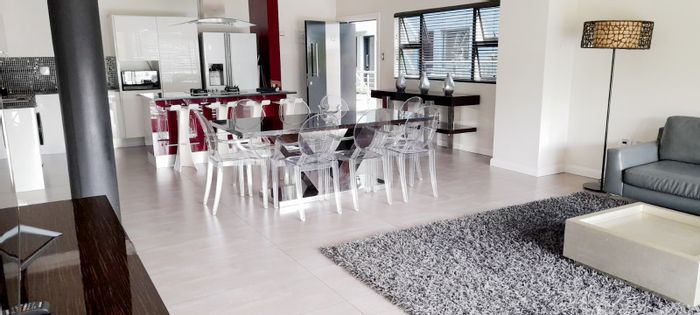 4-Bedroom Apartment To Rent in Sandown with pool, gym, and secure parking.