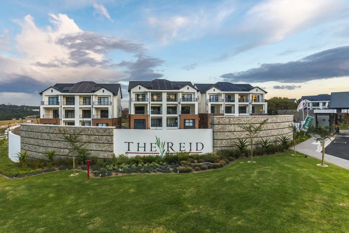 Linbro Park Apartment To Rent: Smart tech, secure estate, gym, pool access.