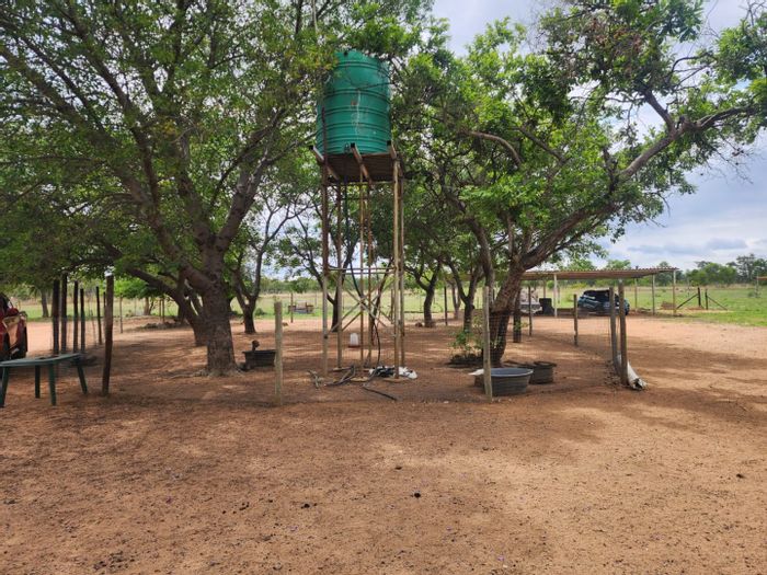 For Sale: Kromdraai House on 8.5ha farm with livestock facilities and infrastructure.