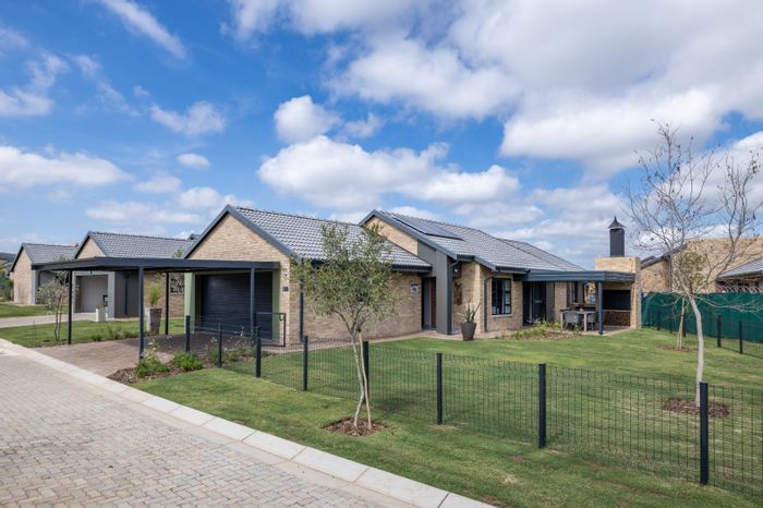 For Sale: Spacious 3-bedroom house in Montana Tuine with multiple living zones.