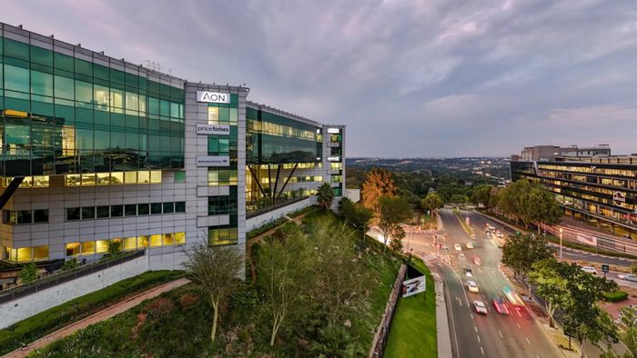 Commercial office space to rent in Sandown, featuring back-up power and amenities.