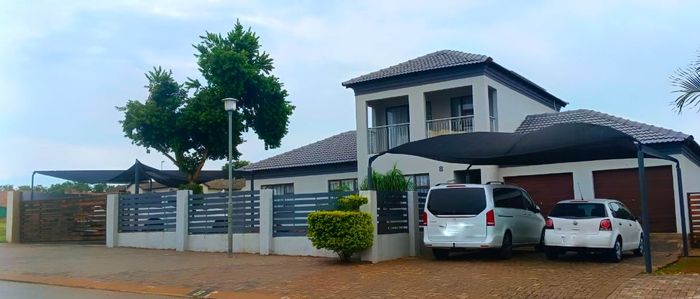 Bendor House For Sale: 4 bedrooms, solar pool, office, secure estate living.