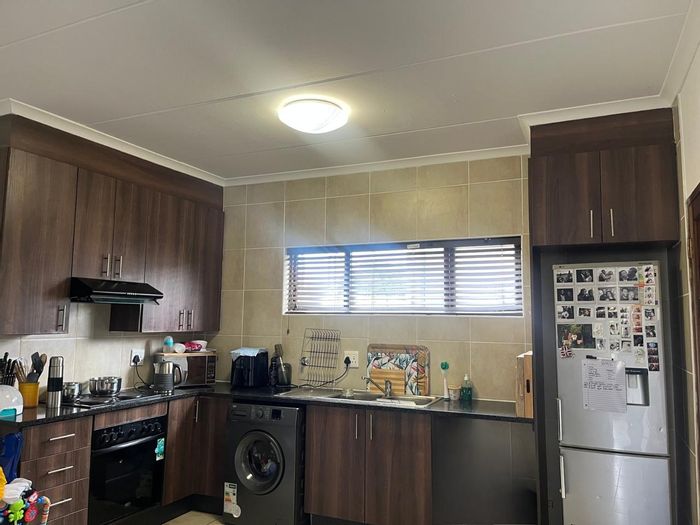 2-Bedroom Apartment in Helderwyk For Sale with Gym, Clubhouse, and Gardens.