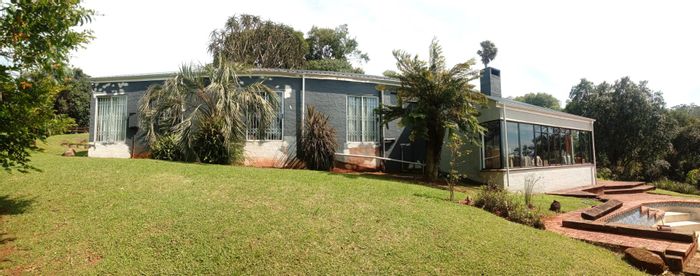 House to Rent in Worlds View: 3 Bedrooms, secure parking, shared property, pet-friendly.