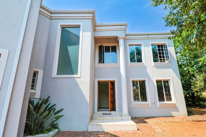 For Sale: 9-bedroom house in Lynnwood Glen with expansive living spaces and investment potential.