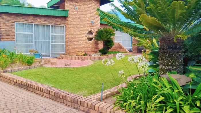 Spacious 4-bedroom house in Dorandia, ideal for families, available to rent.