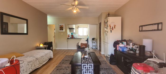 For Sale: 2-Bedroom Apartment in Jukskei Park with Lifestyle Amenities and Rental Potential.