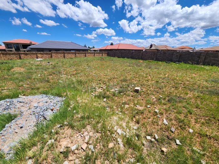 Vacant Land Residential for Sale in Flamwood - 538 m² to Build Your Dream Home.