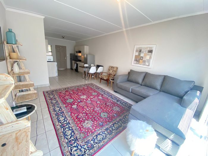 Two-bedroom apartment in Fourways with pool, clubhouse, and secure parking. To Rent.