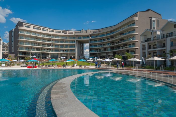 To Rent: Apartment in Waterfall with lagoon access, gym, and premium amenities.