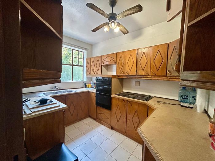 4-Bedroom Apartment For Sale in Arcadia with secure complex and panoramic views.