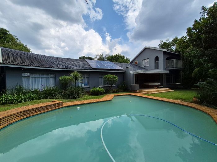 Rooihuiskraal House For Sale: 4 Bedrooms, Solar System, Pool, Double Garage.