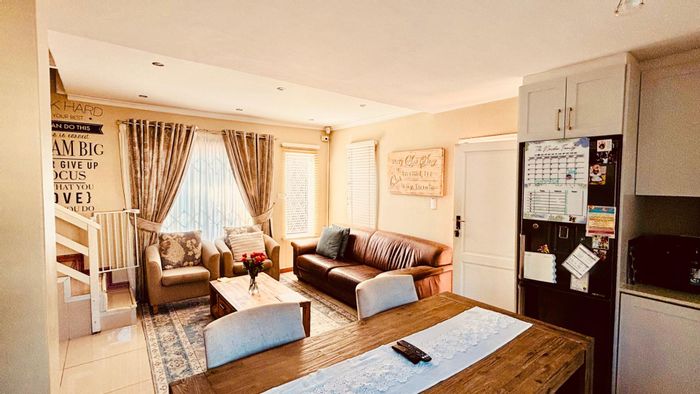 For Sale: 3-Bedroom Apartment in Mount Edgecombe Ext 3 with private garden and garage.