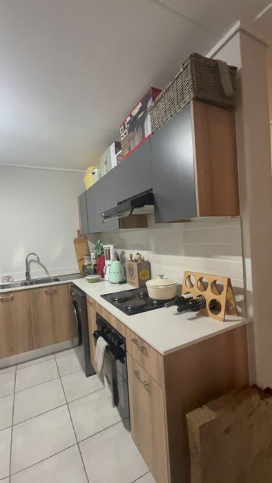 3-bedroom apartment in Comet to rent, featuring gym, pool, and 24-hour security.