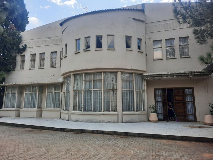 For Sale: Spacious 11-bedroom house in Odendaalsrus Central with ample amenities.