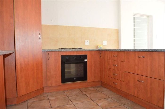 Norton Park Townhouse For Sale: 2 Bedrooms, Pool, Study, 2-Car Carport.