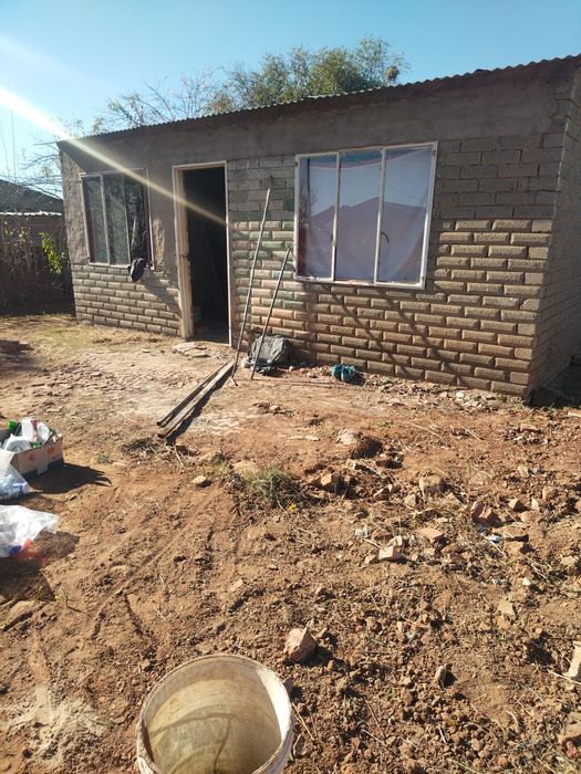 Rodenbeck House For Sale: 2 bedrooms, secure yard, pre-paid electricity, near transport.