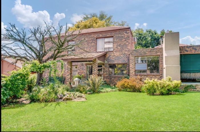 Northwold House For Sale: Family home with cottage, pool, and secure area.