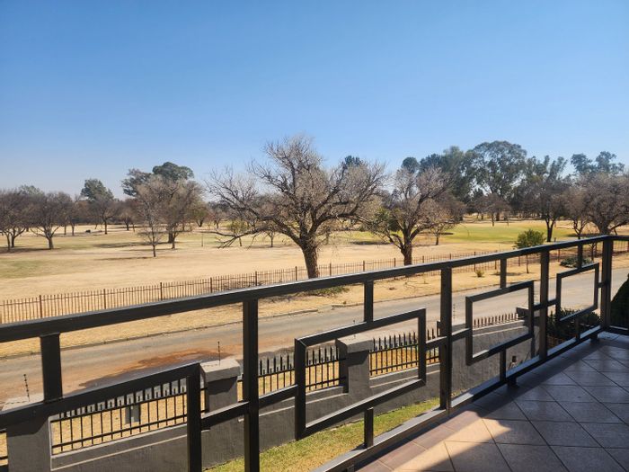 House For Sale in Orkney Central: Golf views, 3 flatlets, ample parking.