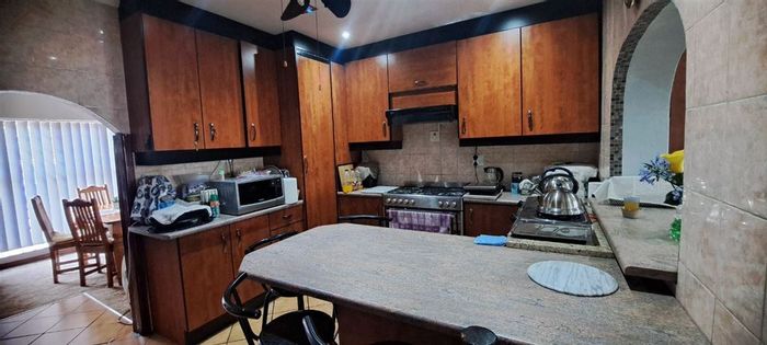 Northmead House For Sale: 3 bedrooms, pool, granny flat, 6-car carport.