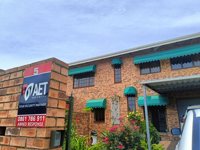 Hayfields Townhouse For Sale: 3 Bedrooms, study, secure parking, and entertainment area.