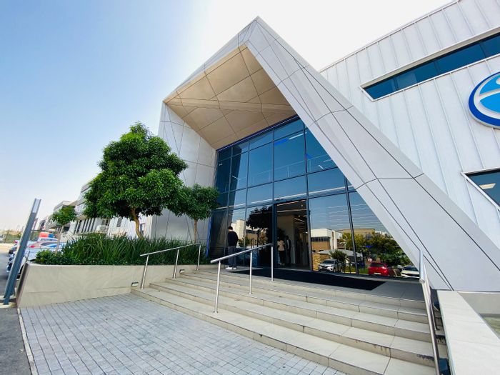 Commercial Suites To Rent in Vorna Valley with flexible lease and parking included.