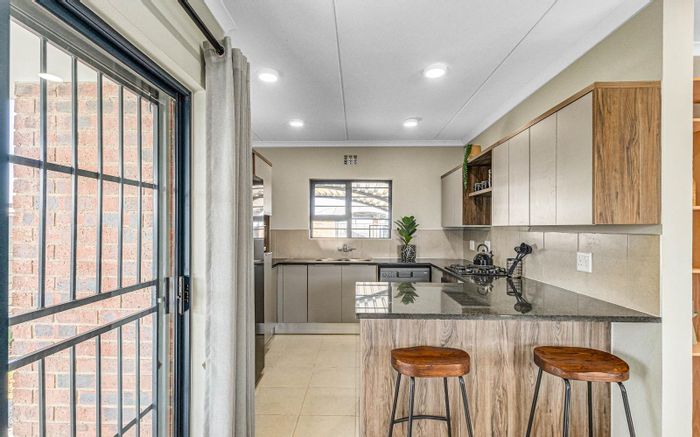 For Sale: House in Sky City with 4 bedrooms, security features, and convenient amenities.