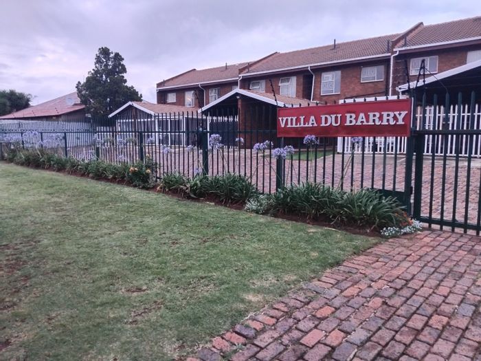 For Sale: 3-Bedroom Apartment in Primrose with private garden and extra parking.