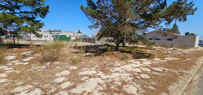 Affordable house for sale in Albertinia Central with low levies and multiple plots available.