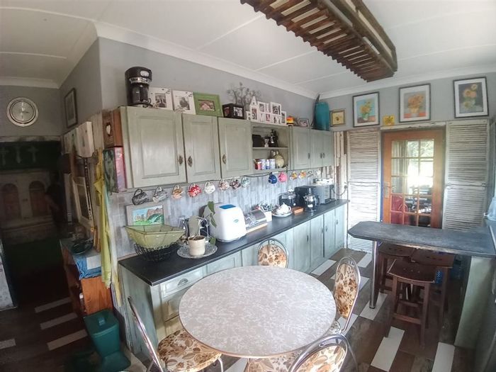 Farrarmere House For Sale: 4 Bedrooms, Pool, Staff Quarters, Secure Parking.