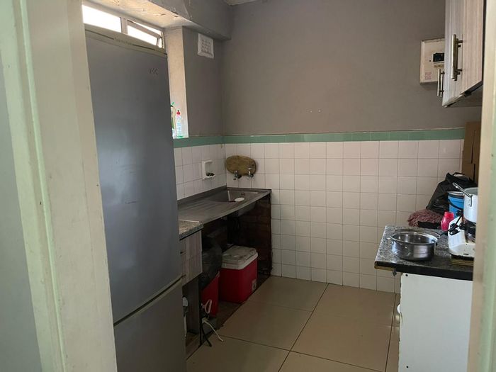 Three-bedroom apartment for sale in Durban Central with secure parking and amenities.
