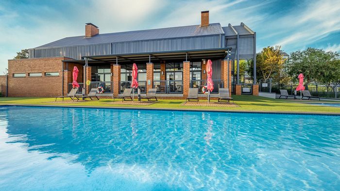 2-Bedroom Apartment To Rent in Comet with Lifestyle Centre and private balcony.