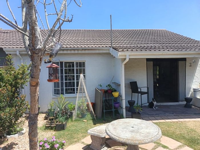 Kleinkrantz House For Sale: 2 bedrooms, rental income, near beach and amenities.